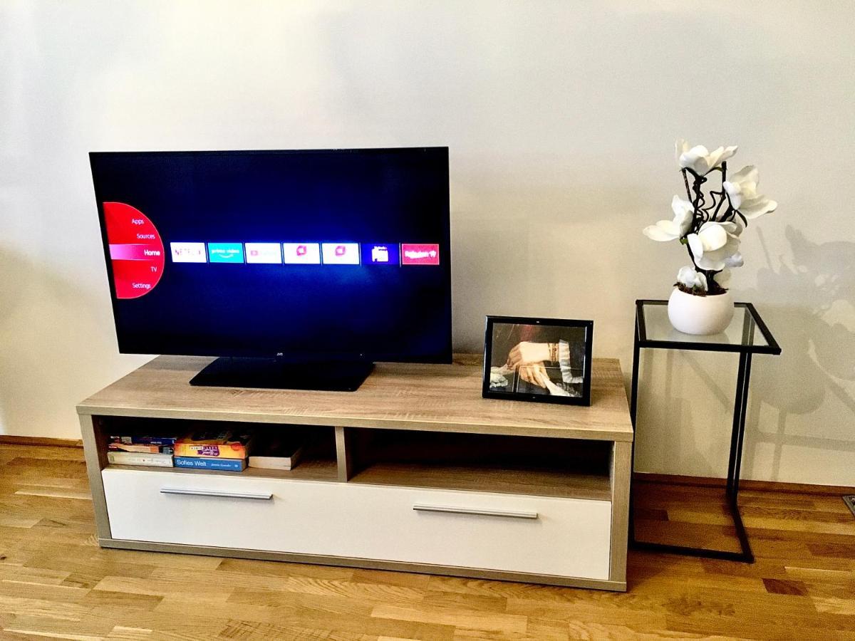 2 Bedroom Apartment Next To Metro U1 And Garage Parking Вена Экстерьер фото