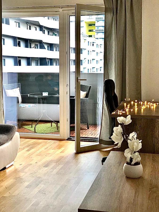 2 Bedroom Apartment Next To Metro U1 And Garage Parking Вена Экстерьер фото