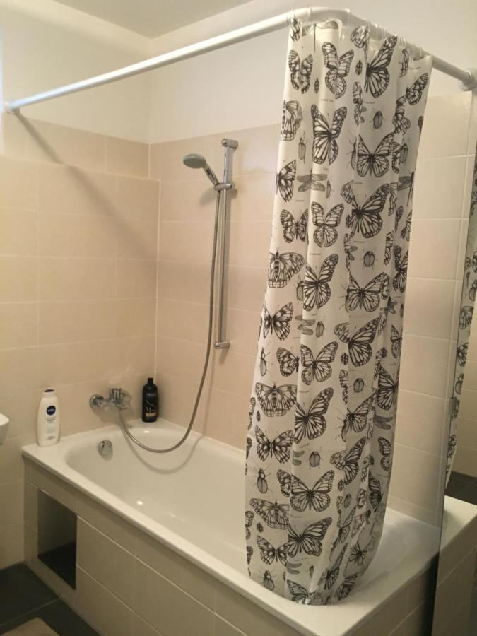 2 Bedroom Apartment Next To Metro U1 And Garage Parking Вена Экстерьер фото