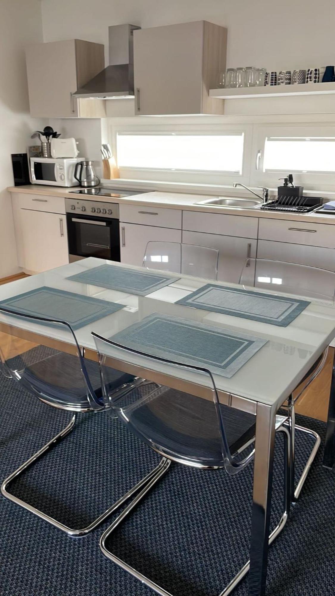 2 Bedroom Apartment Next To Metro U1 And Garage Parking Вена Экстерьер фото